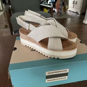 Toms Cream Sandals with Platform and Crossover Straps